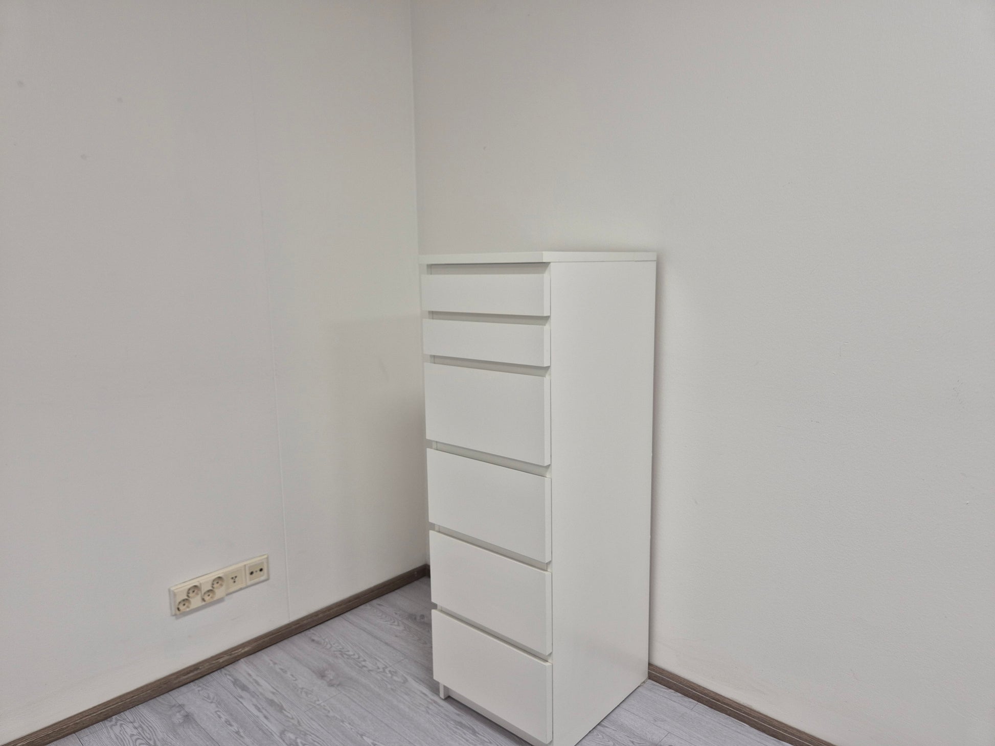 Ikea Malm Lipasto Peilillä Kalustori