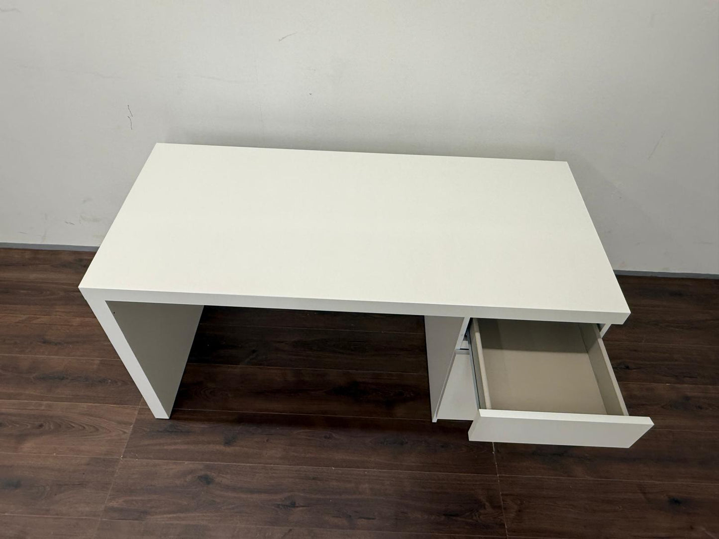 Ikea MALM Työpöytä, valkoinen, 140x65 cm Kalustori