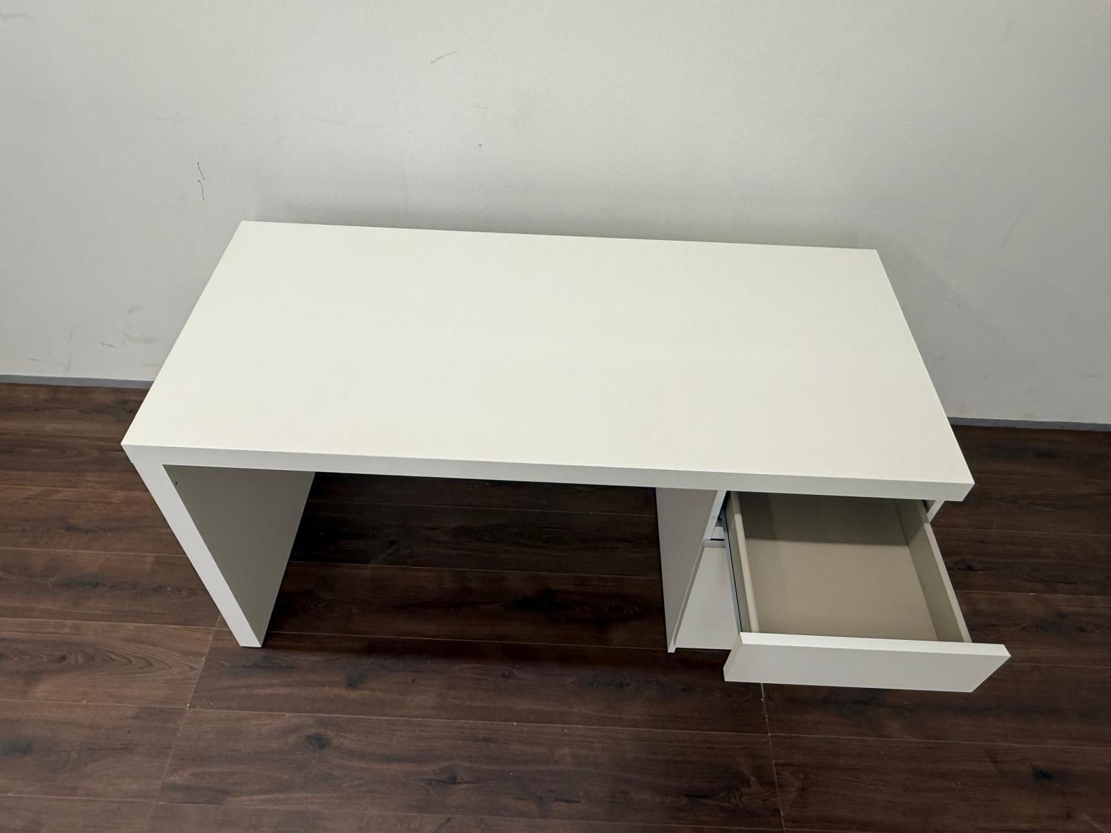 Ikea MALM Työpöytä, valkoinen, 140x65 cm Kalustori