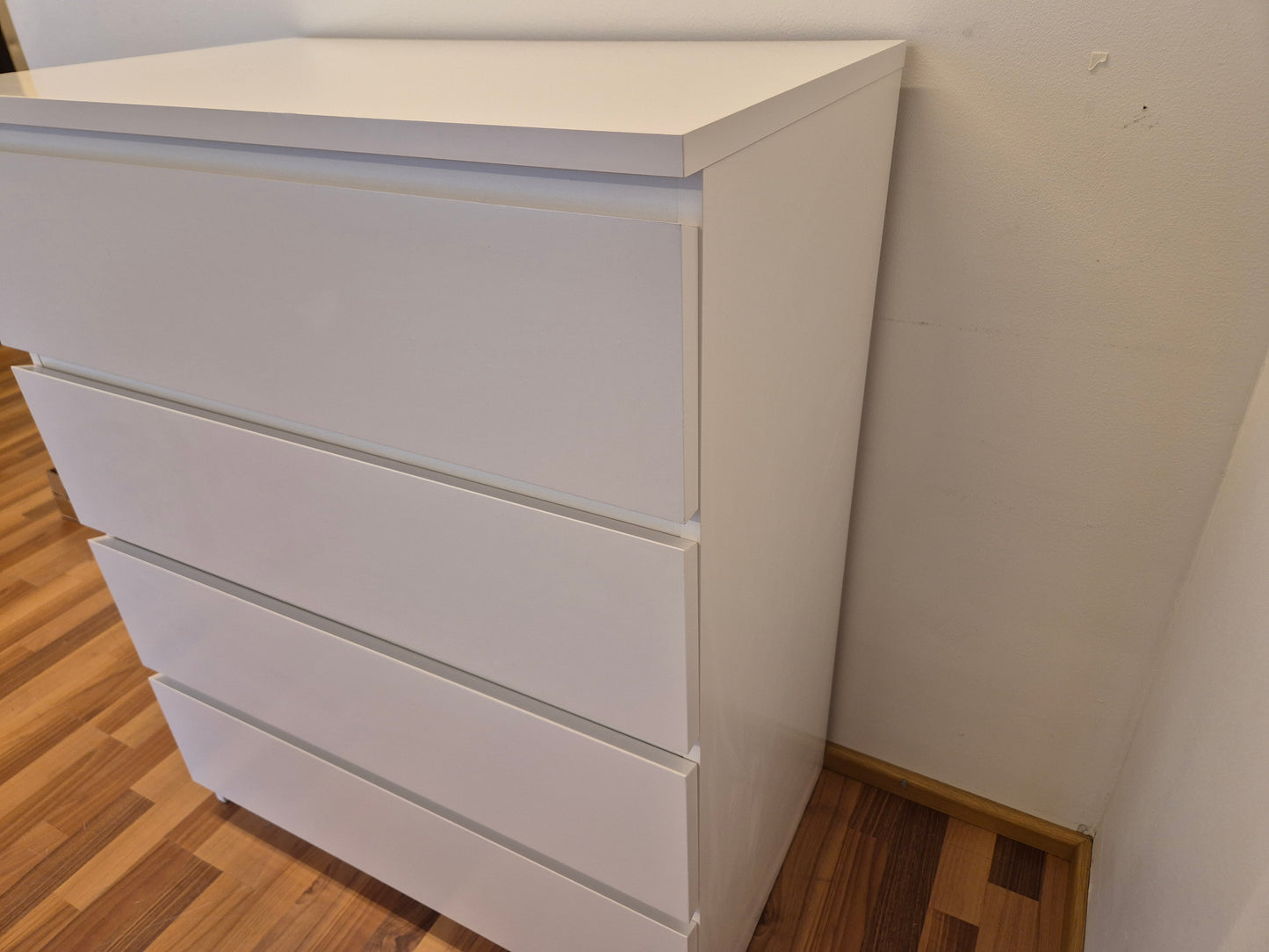 Ikea Malm Lipasto