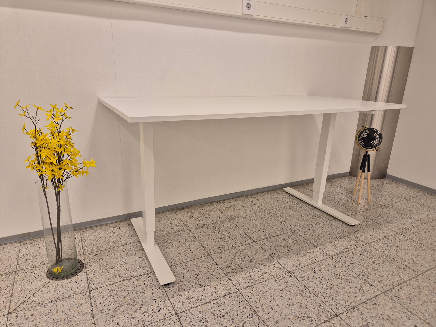 Ikea Trotten Saadetteva Työpöytä Kalustori