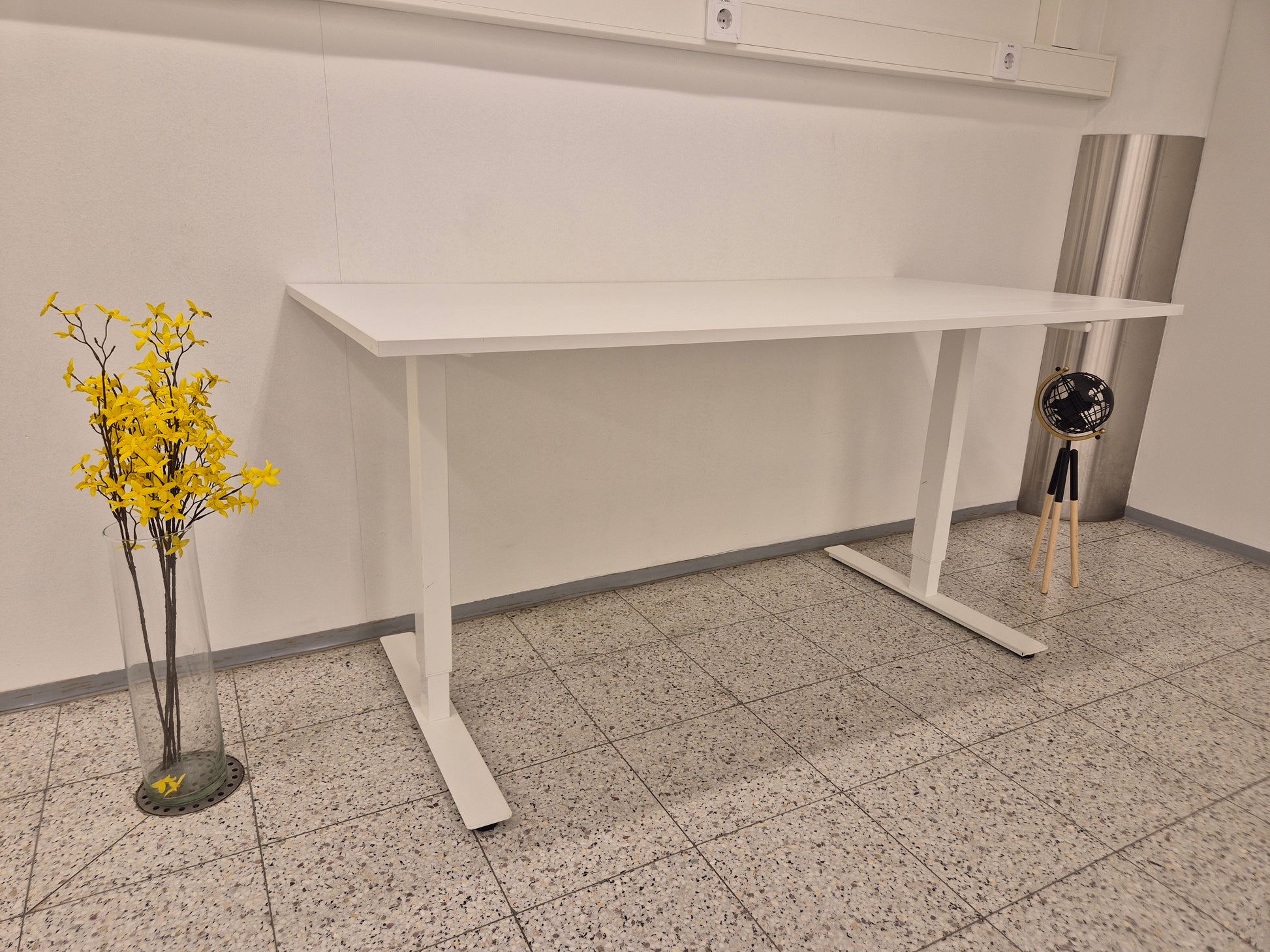 Ikea Trotten Saadetteva Työpöytä Kalustori