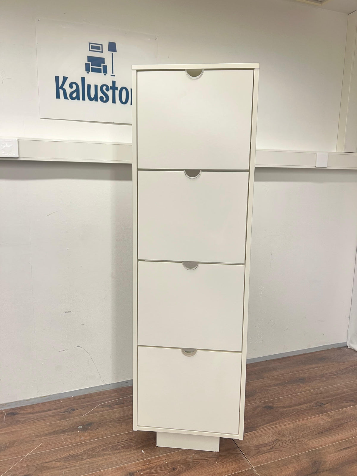 3 Kalustori