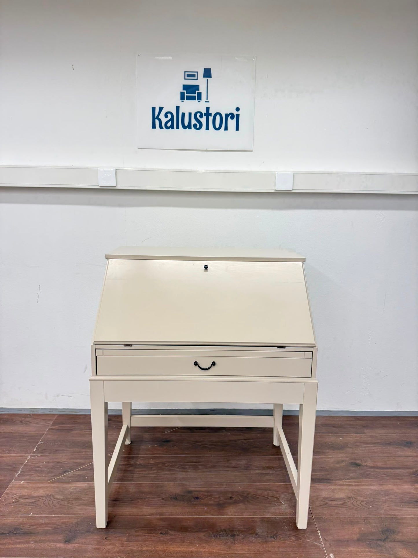 Ikea HEMNES Kirjoituspöytä 81x57 cm Kalustori