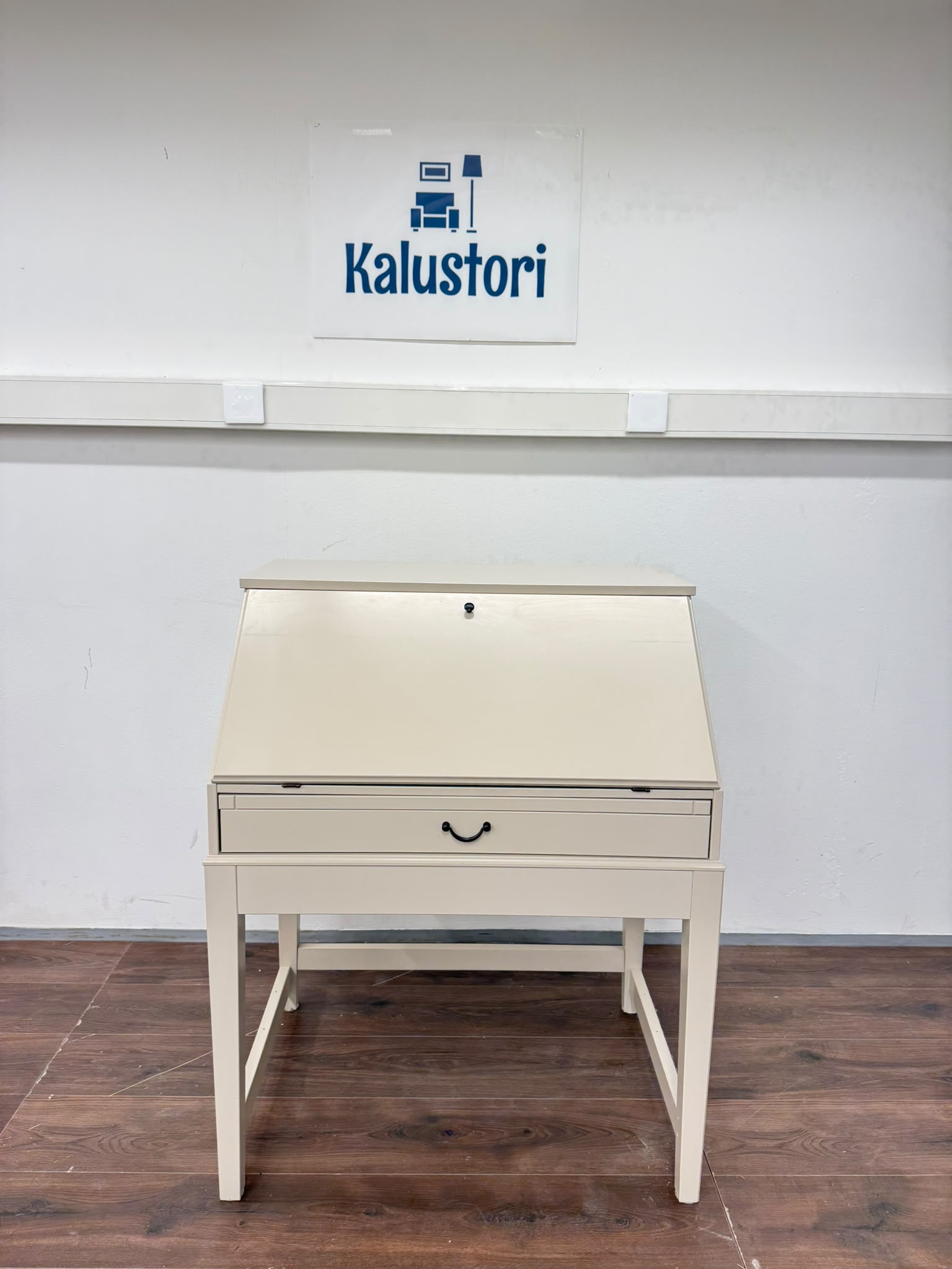 Ikea HEMNES Kirjoituspöytä 81x57 cm Kalustori