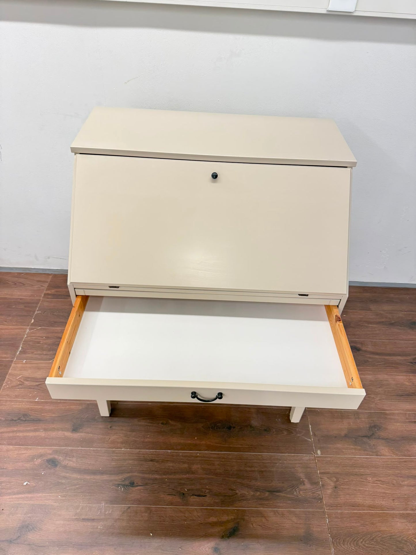 Ikea HEMNES Kirjoituspöytä 81x57 cm Kalustori