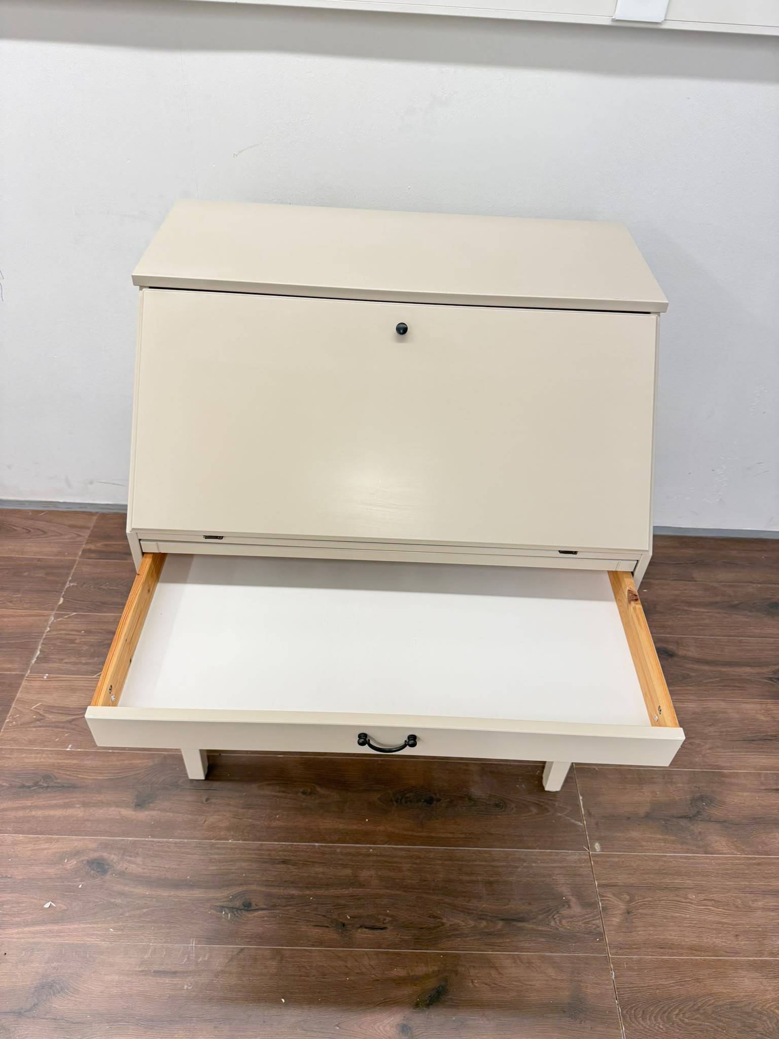 Ikea HEMNES Kirjoituspöytä 81x57 cm Kalustori