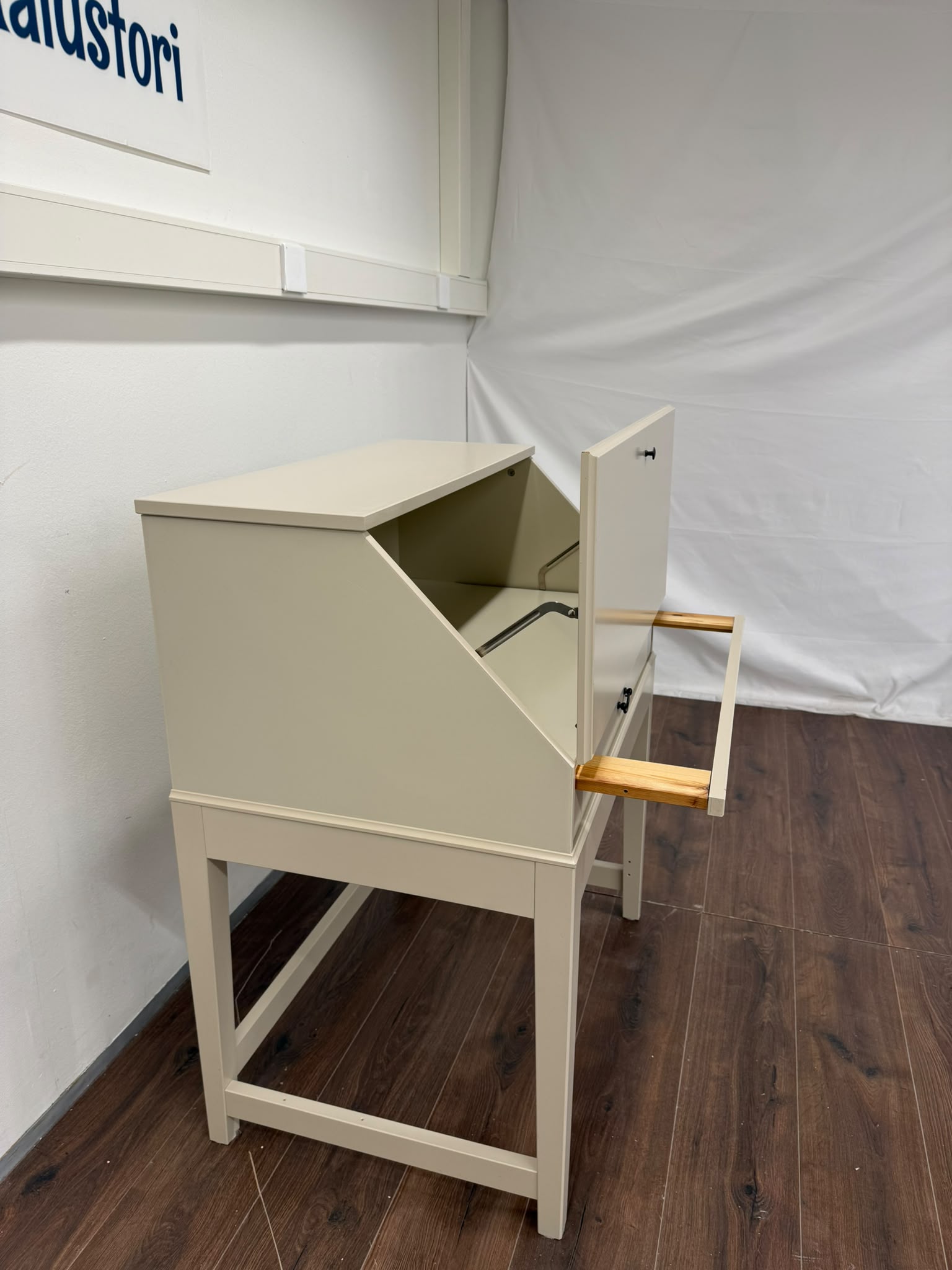 Ikea HEMNES Kirjoituspöytä 81x57 cm Kalustori