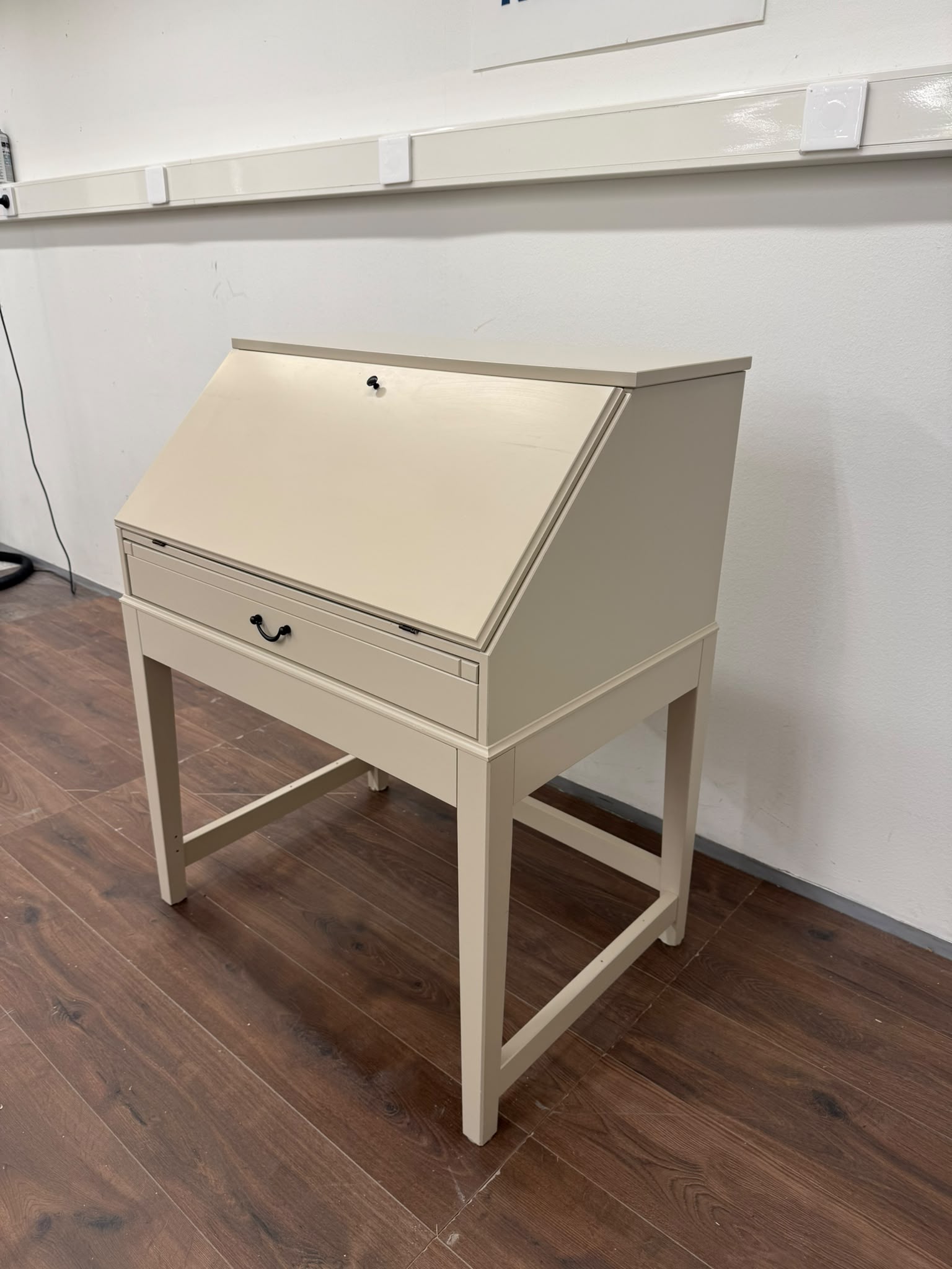 Ikea HEMNES Kirjoituspöytä 81x57 cm Kalustori